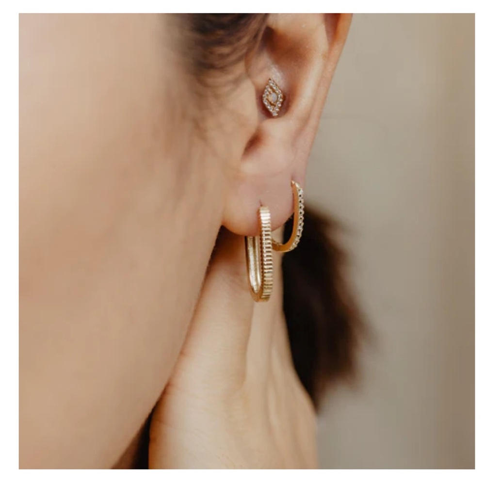 Kemmi Elegant Solid Gold Oval Duo Hoops 14k - new with box